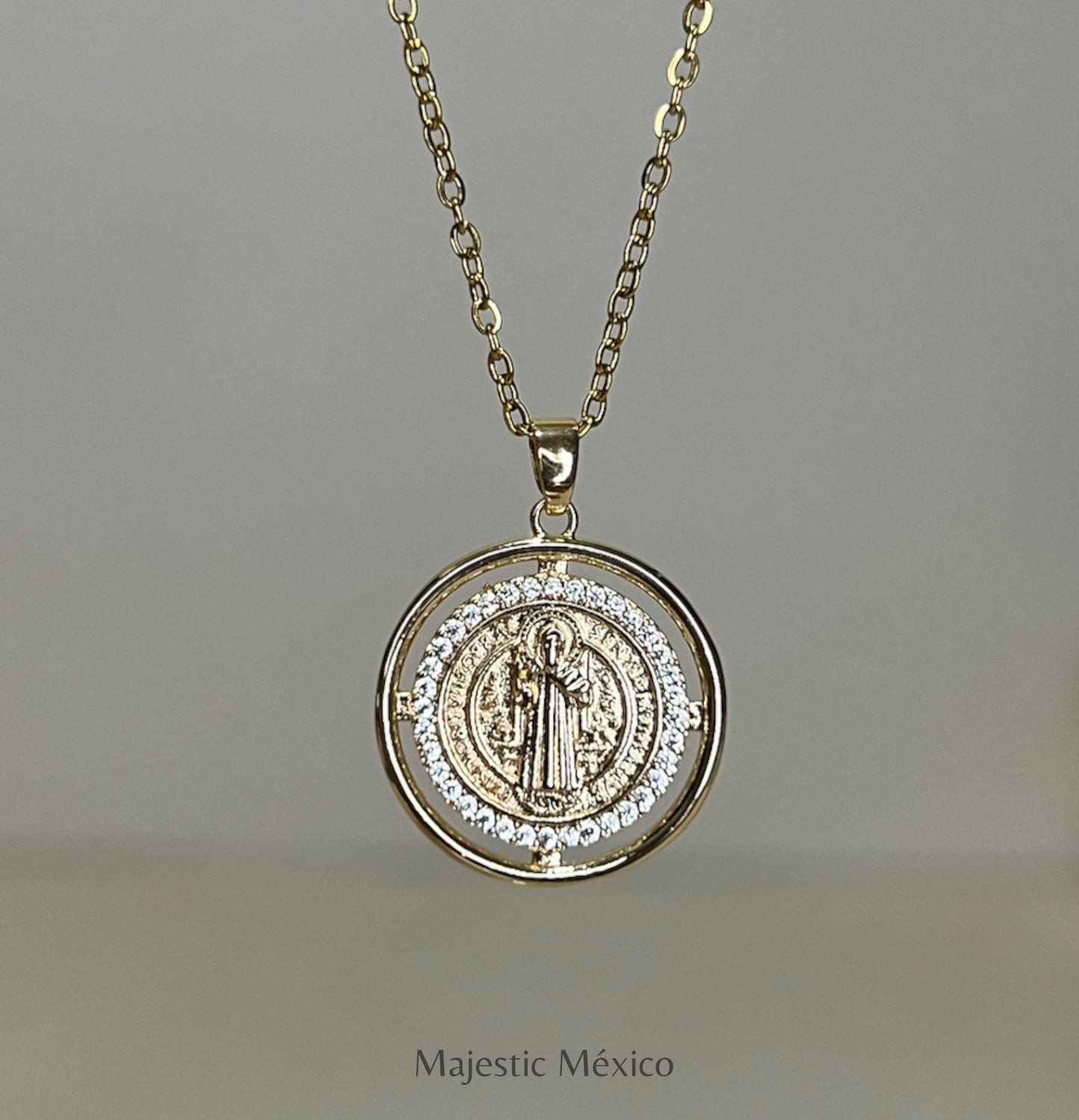 COLLAR MEDALLA SAN BENITO