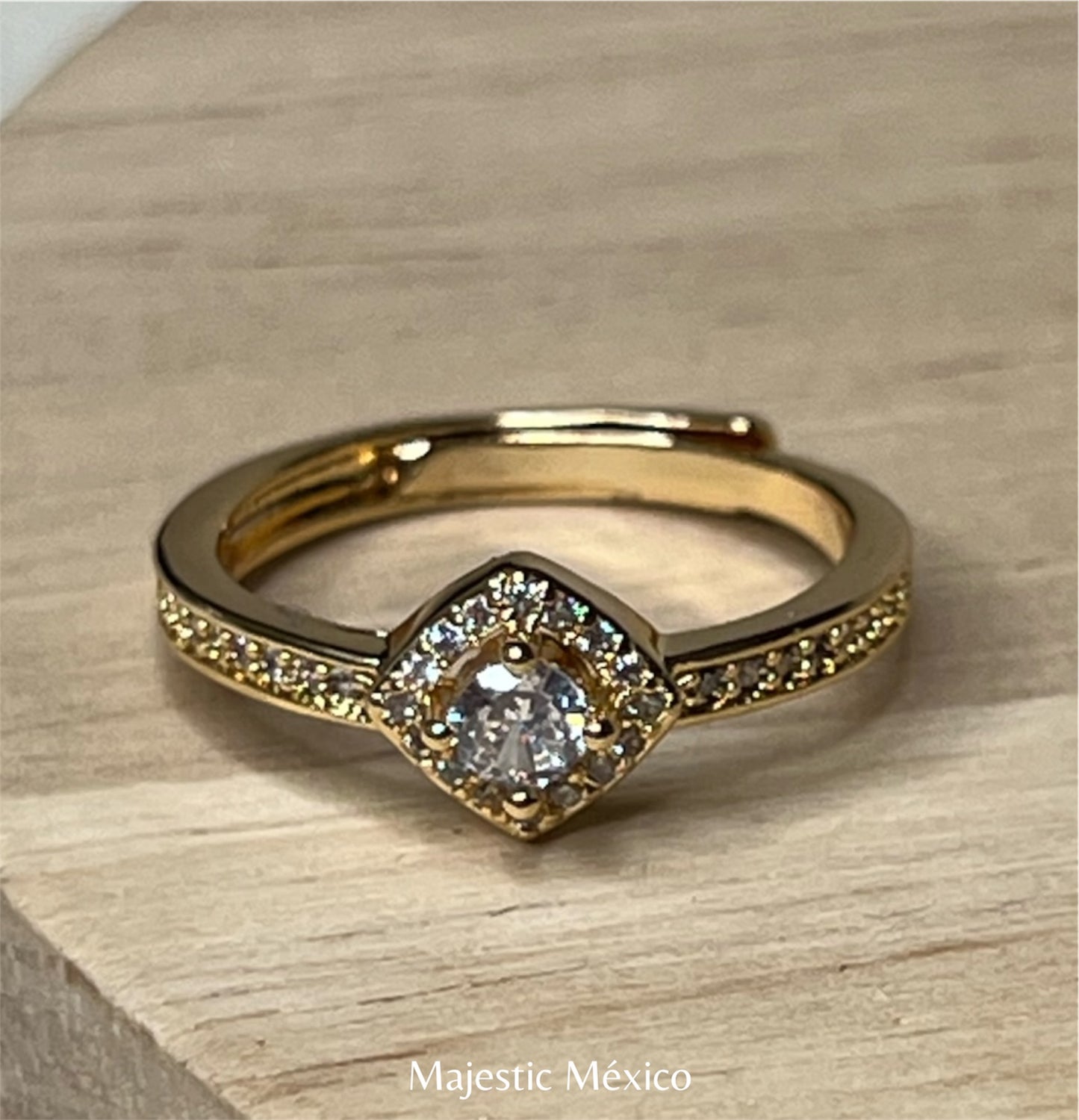 ANILLO ROMBO CON CIRCONIAS