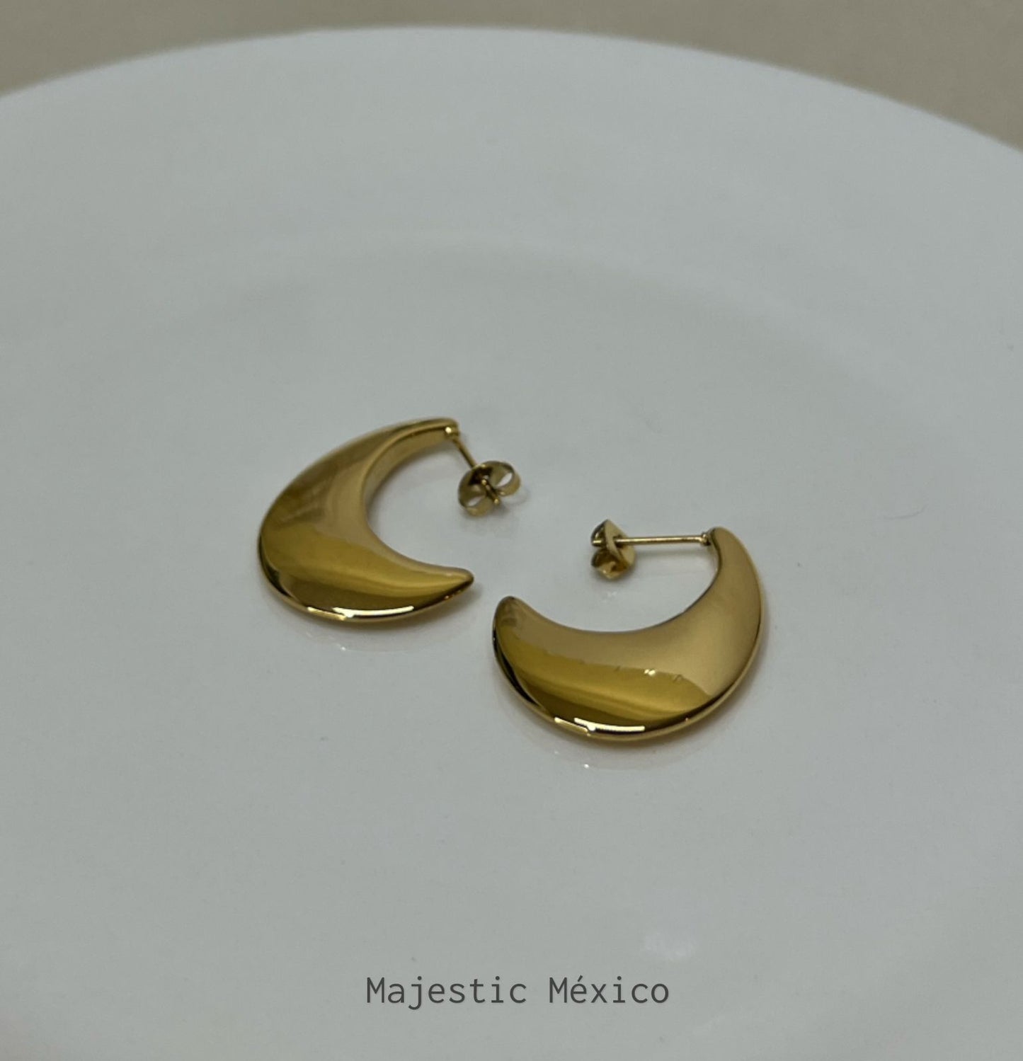 ARETES LISOS MEDIA LUNA