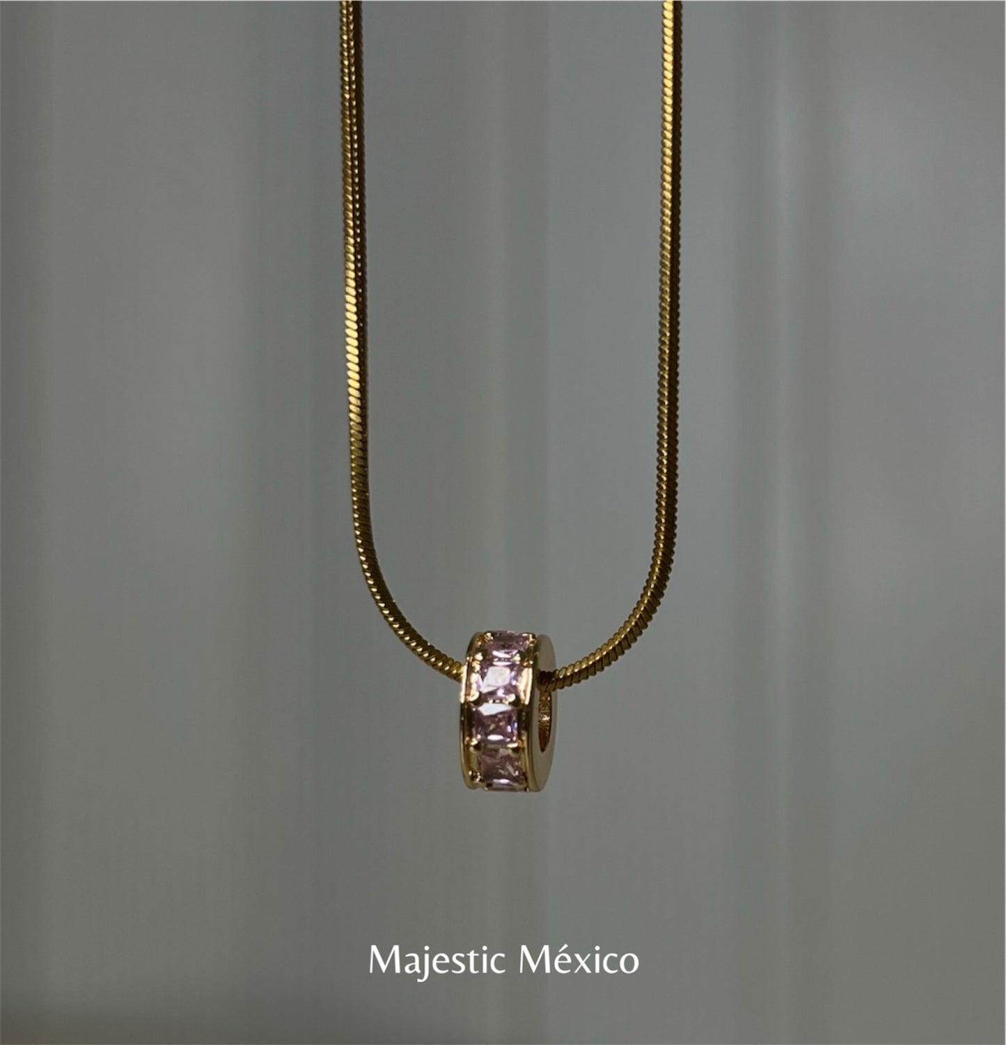 Collar con micro rondel rosa dorado de 10mm y cadena de 45cm, joyería minimalista Majestic México