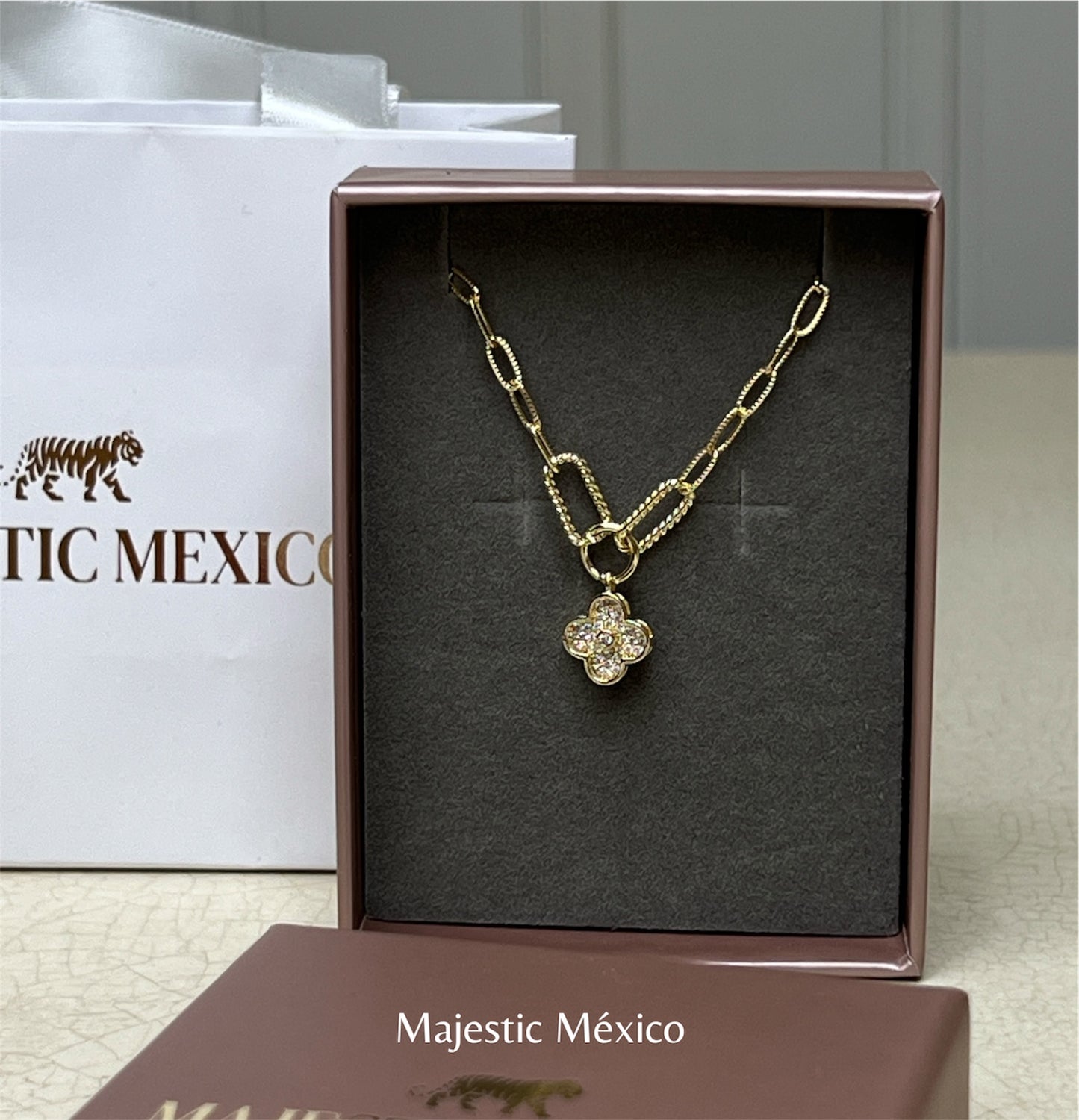 Collar Trébol Imperial