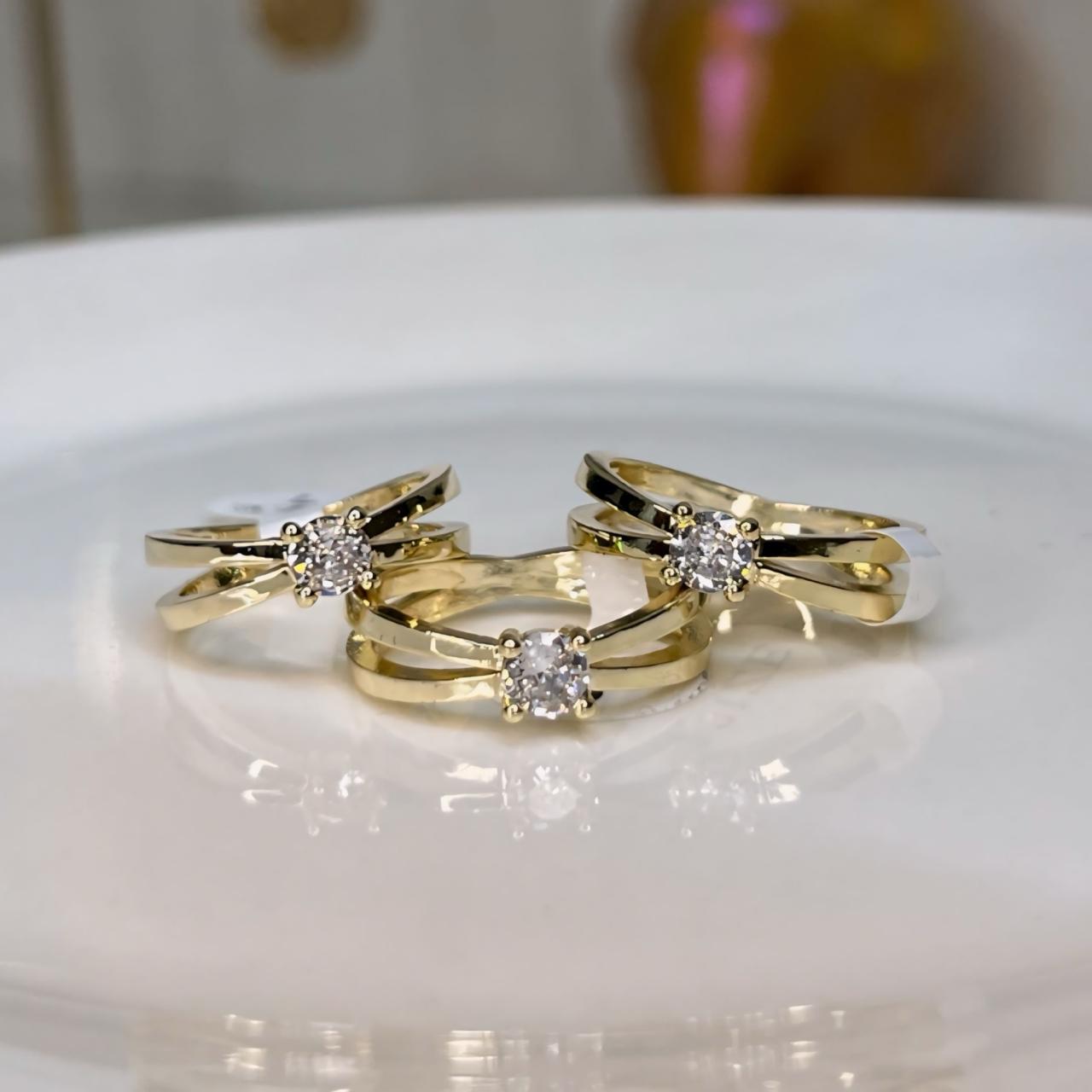 INTERLACTED ZIRCONIA RING