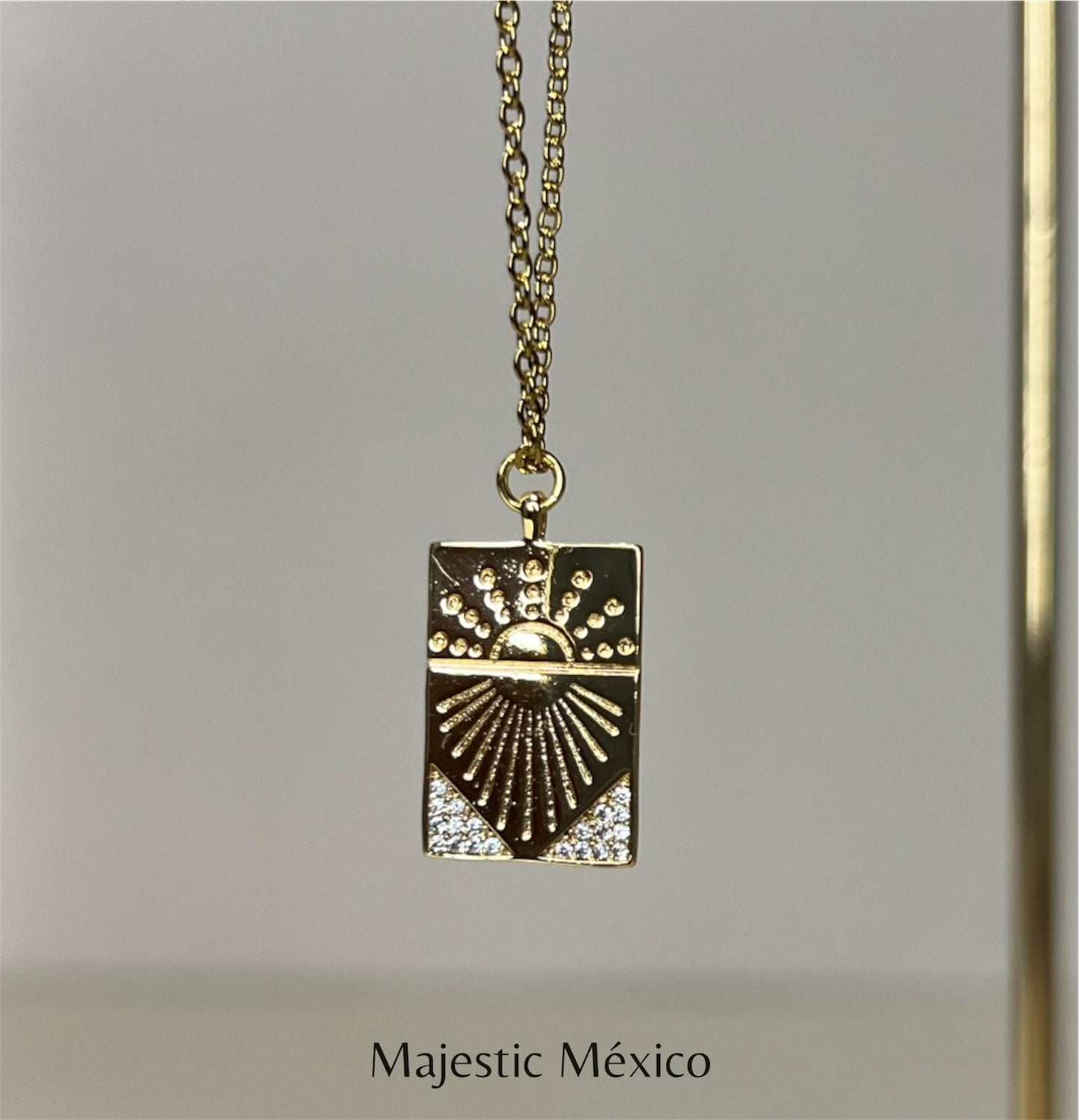 Collar Plaquita con Sol