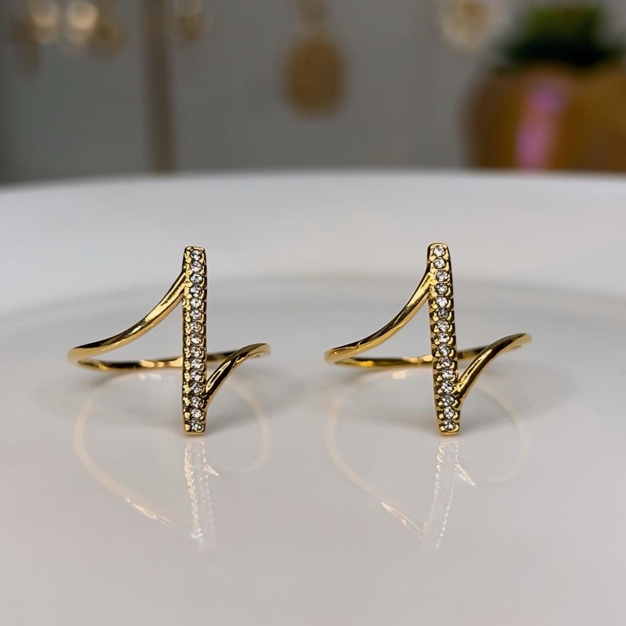 PRECIOUS LINE RING