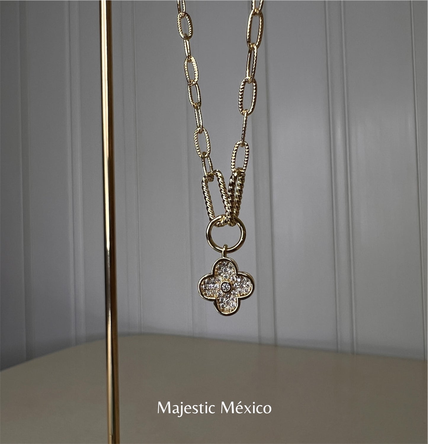 Collar Trébol Imperial