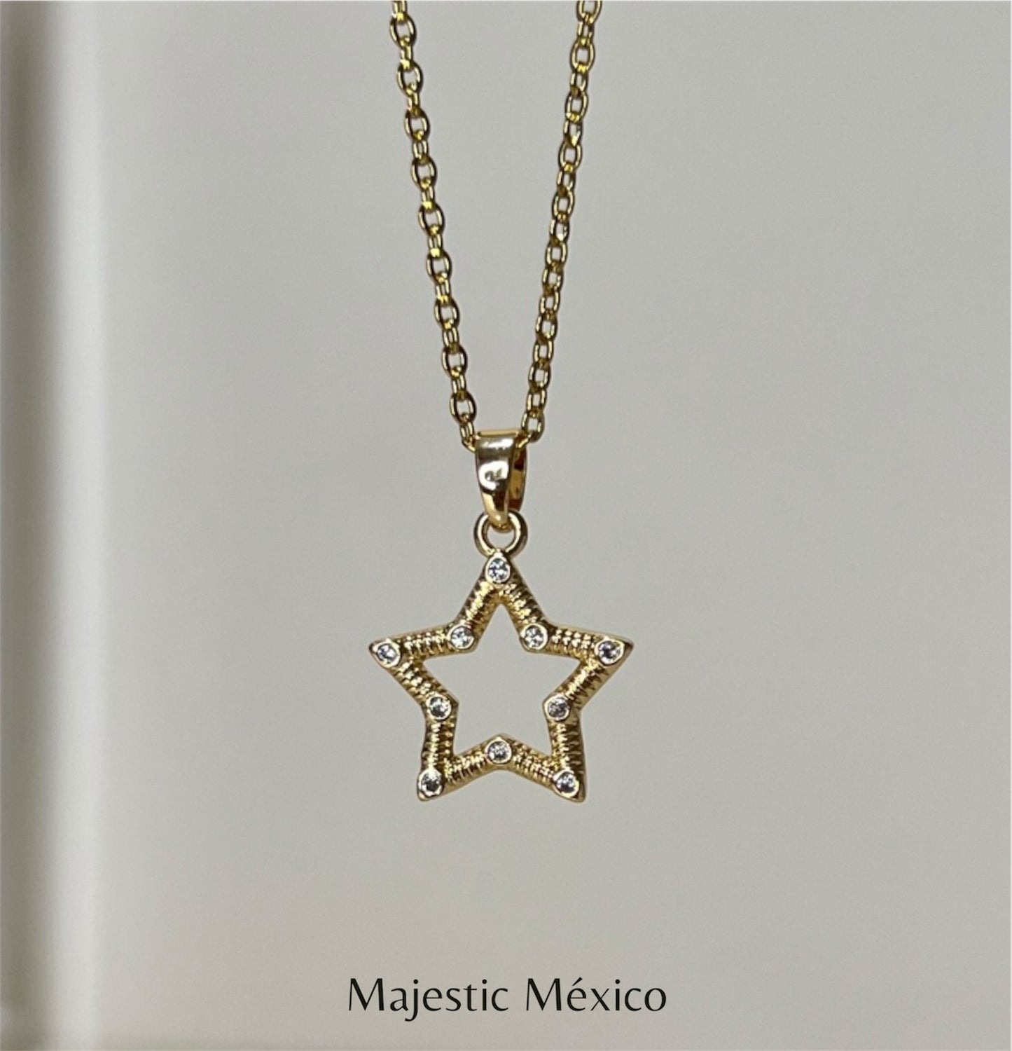 COLLAR ESTRELLA CON ZIRCONIAS