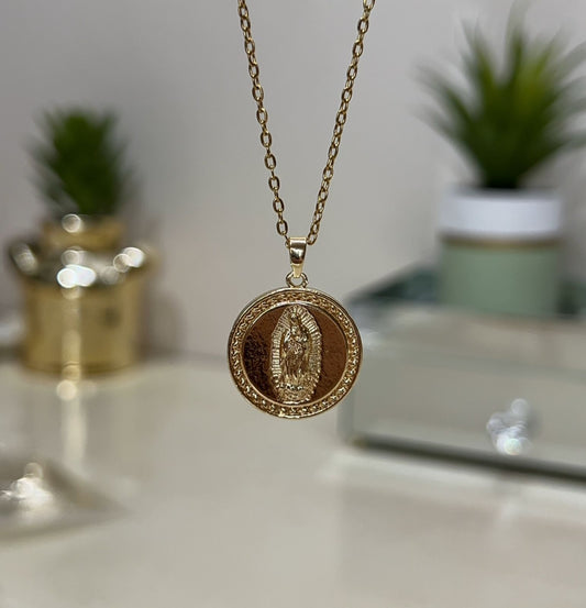 COLLAR MEDALLA VIRGEN DE GUADALUPE CONTORNO